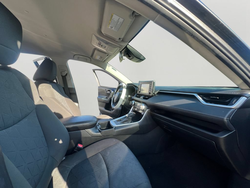 Used 2022 Toyota RAV4 XLE AWD/4WD image 11