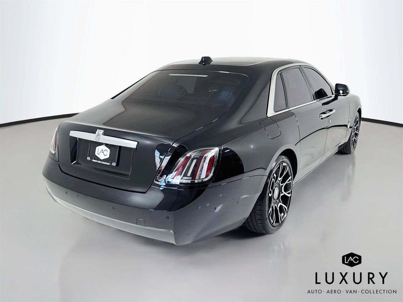 Used 2025 Rolls-Royce Ghost AWD/4WD image 7