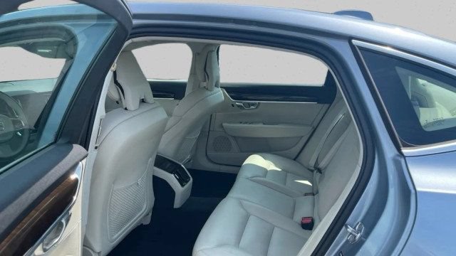 Used 2018 Volvo S90 T5 Momentum w/ Convenience Package AWD/4WD image 17