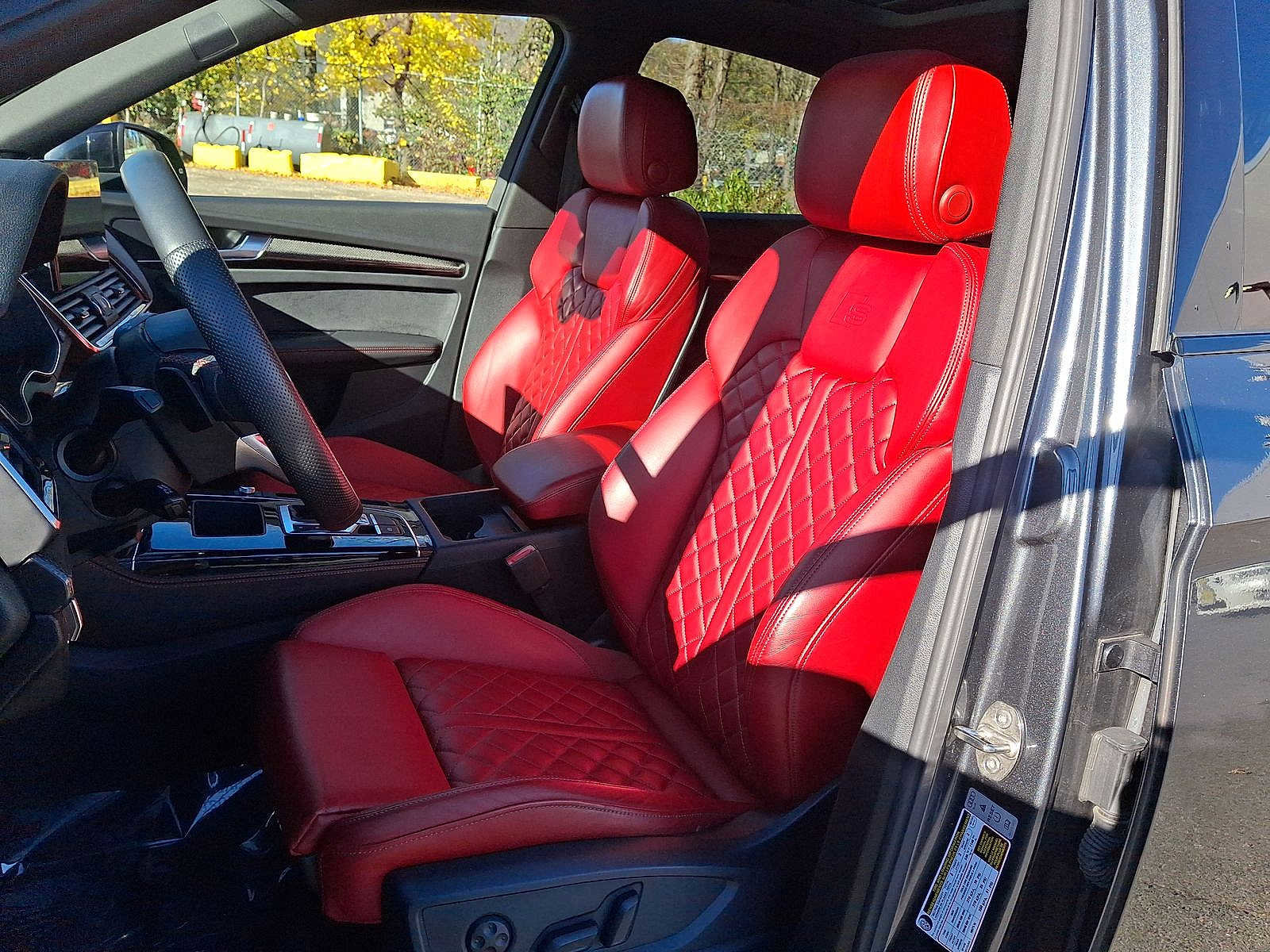 Used 2023 Audi SQ5 Premium Plus w/ Premium Plus Package image 11