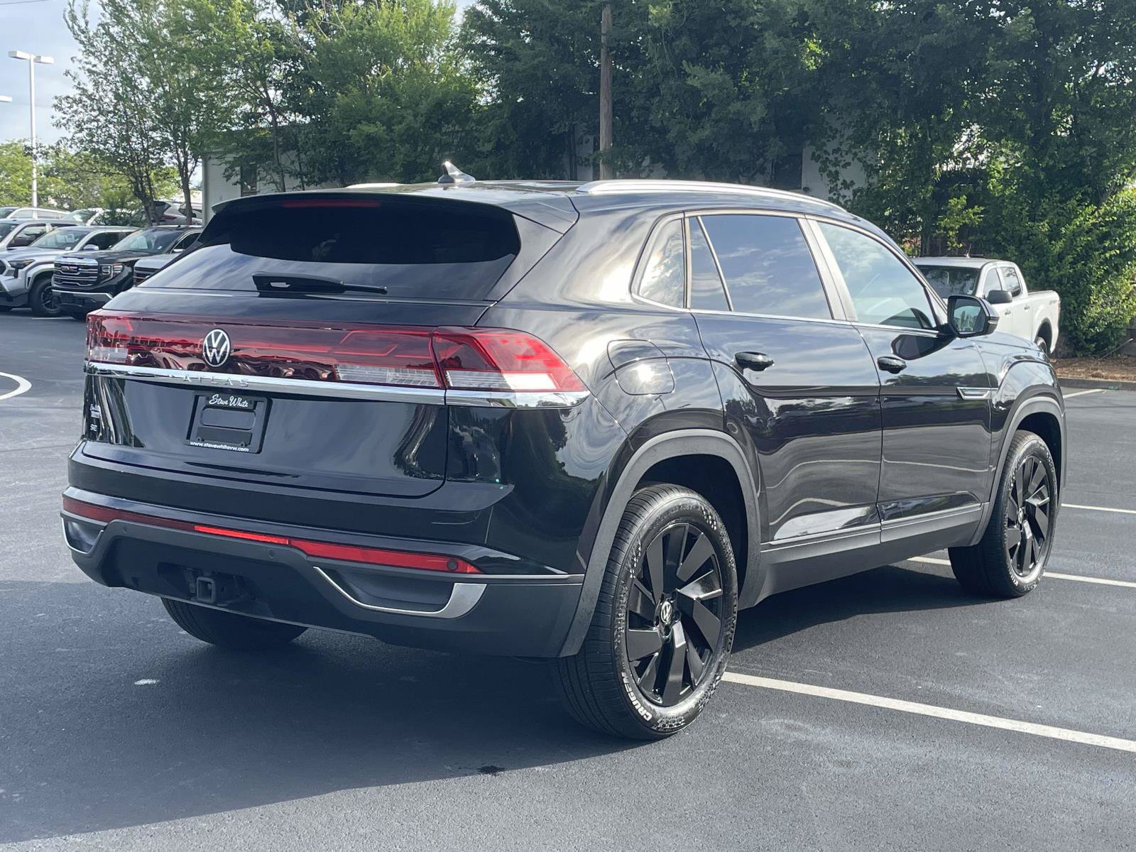 Certified 2025 Volkswagen Atlas Cross Sport SE FWD image 7
