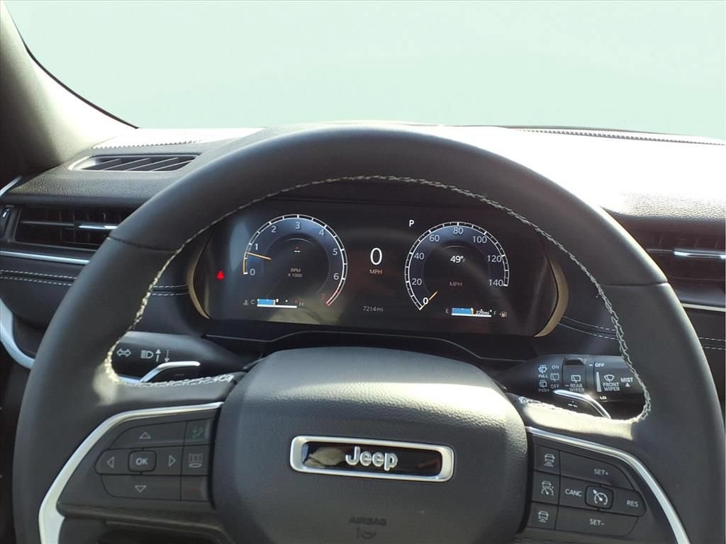 New 2025 Jeep Grand Cherokee 4WD image 11