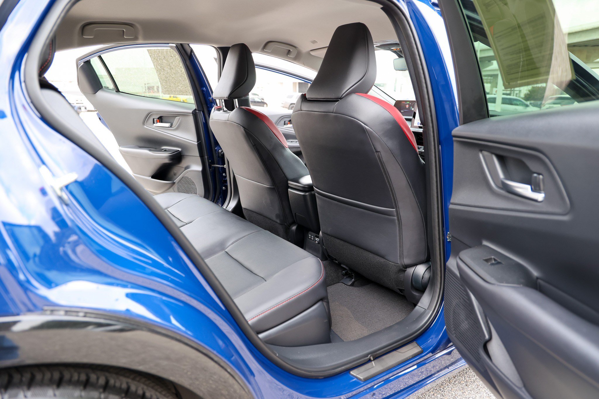 Certified 2026 Toyota Prius Plug-In Hybrid FWD image 38