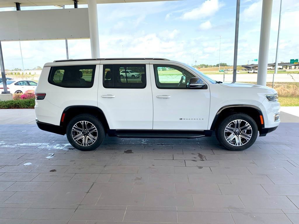 Used 2025 Jeep Wagoneer Series II w/ 8-Passenger Seating Package image 4