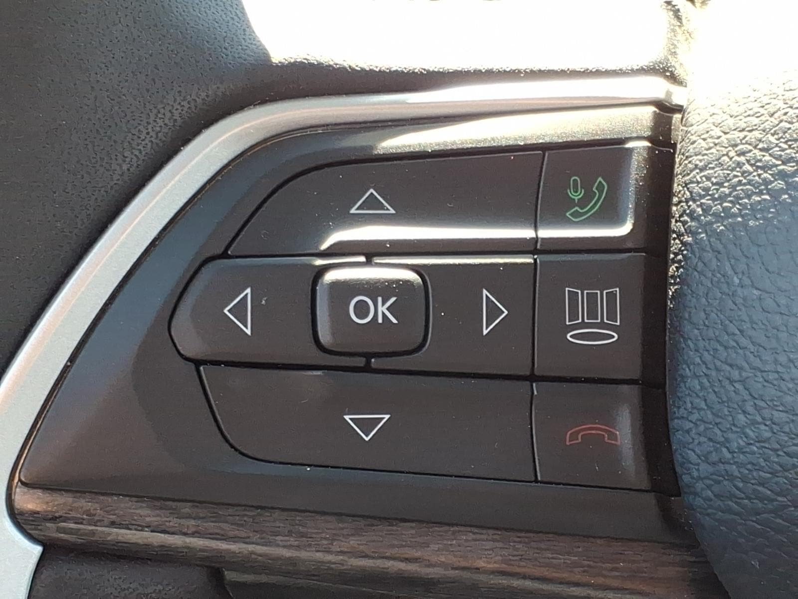 Used 2023 Jeep Grand Cherokee L Limited AWD/4WD image 17