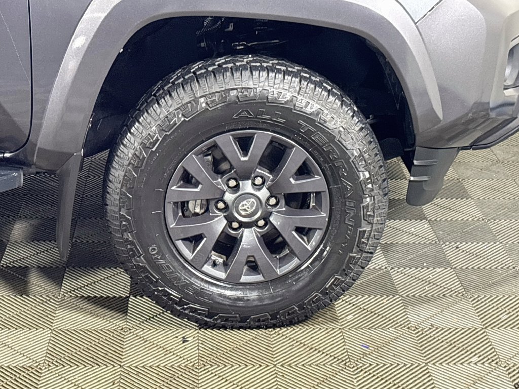 Used 2021 Toyota Tacoma SR5 RWD image 22