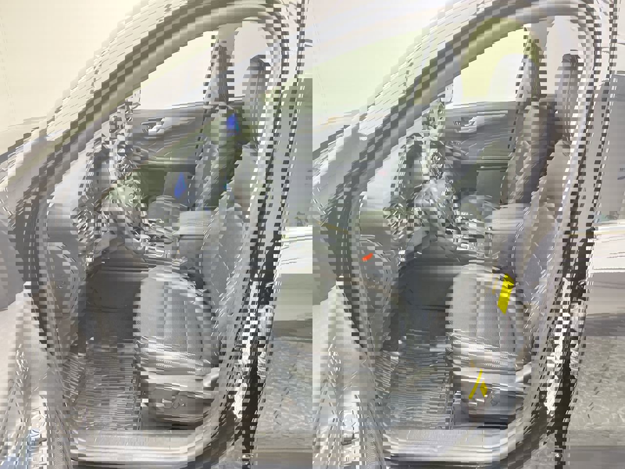 Certified 2022 Ford Escape Titanium w/ Class II Trailer Tow Package image 3