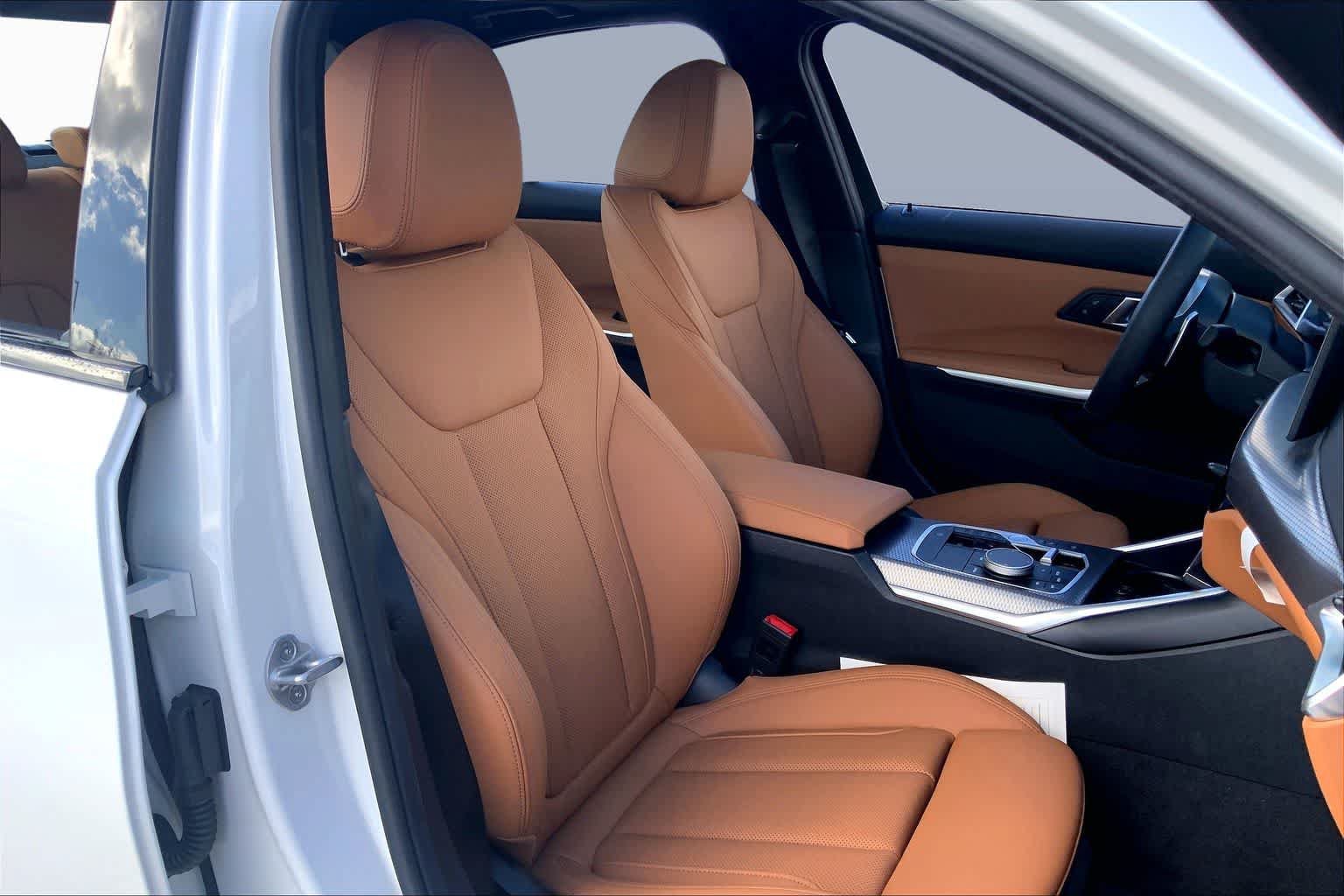 Used 2026 BMW 330i Sedan w/ M Sport Package RWD image 8