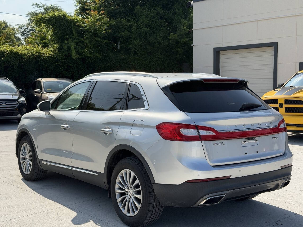 Used 2018 Lincoln MKX Select w/ Select Plus Package AWD/4WD image 7