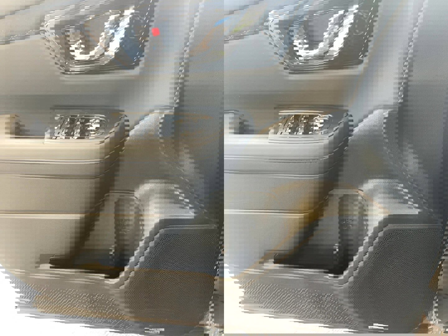 Used 2025 Subaru Forester Limited image 8