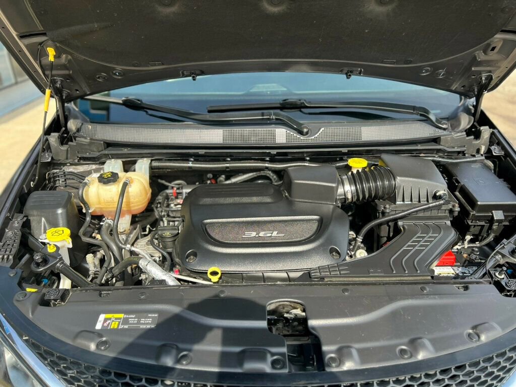 Used 2018 Chrysler Pacifica Limited w/ Advanced Safetytec Group image 19