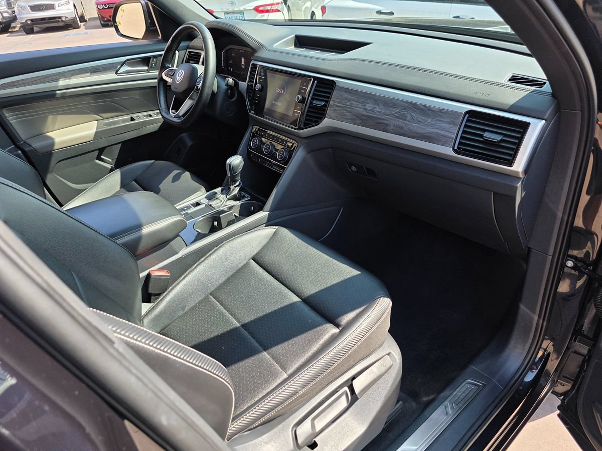 Used 2023 Volkswagen Atlas Cross Sport SE FWD image 14