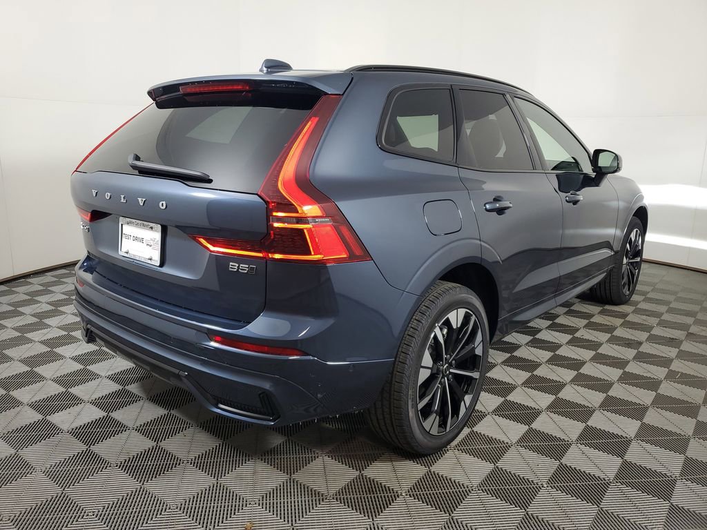 New 2026 Volvo XC60 B5 Plus w/ Climate Package image 7