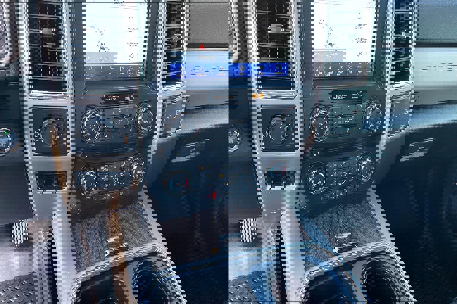 Used 2018 Ford F250 Lariat w/ Lariat Ultimate Package image 31