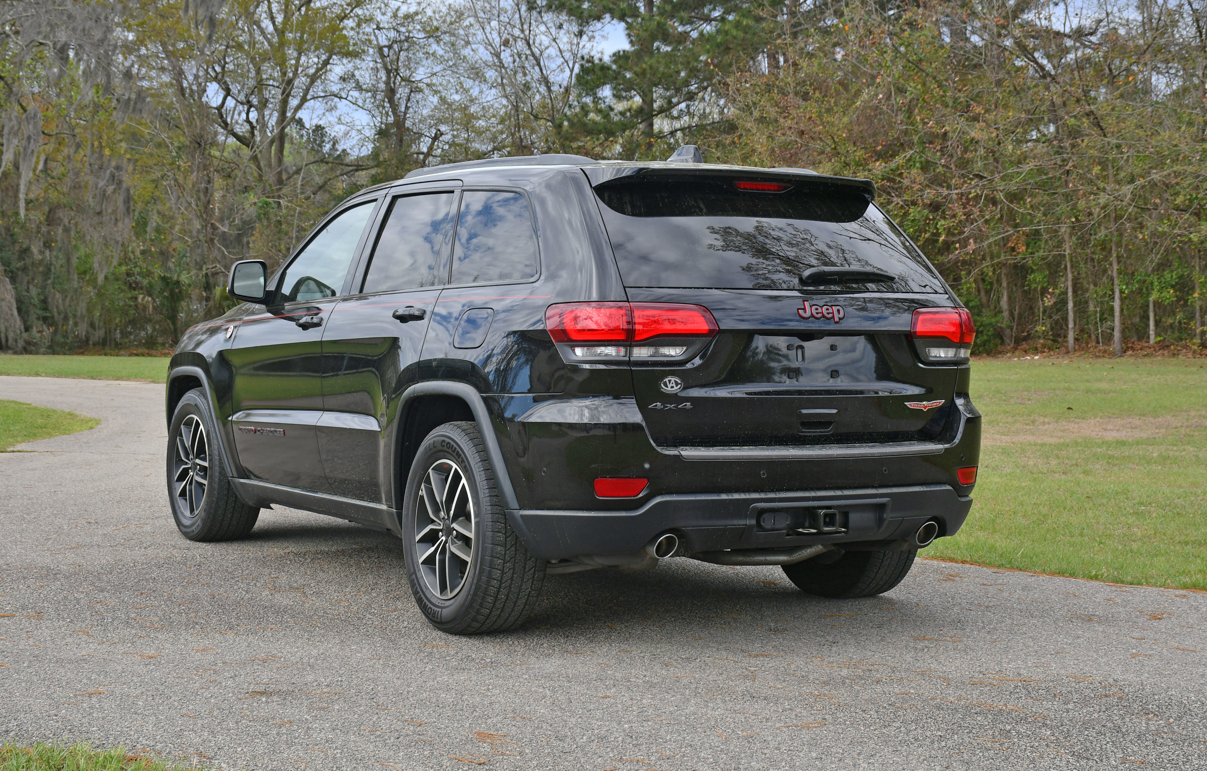 Used 2020 Jeep Grand Cherokee Trailhawk w/ Trailhawk Luxury Group image 3