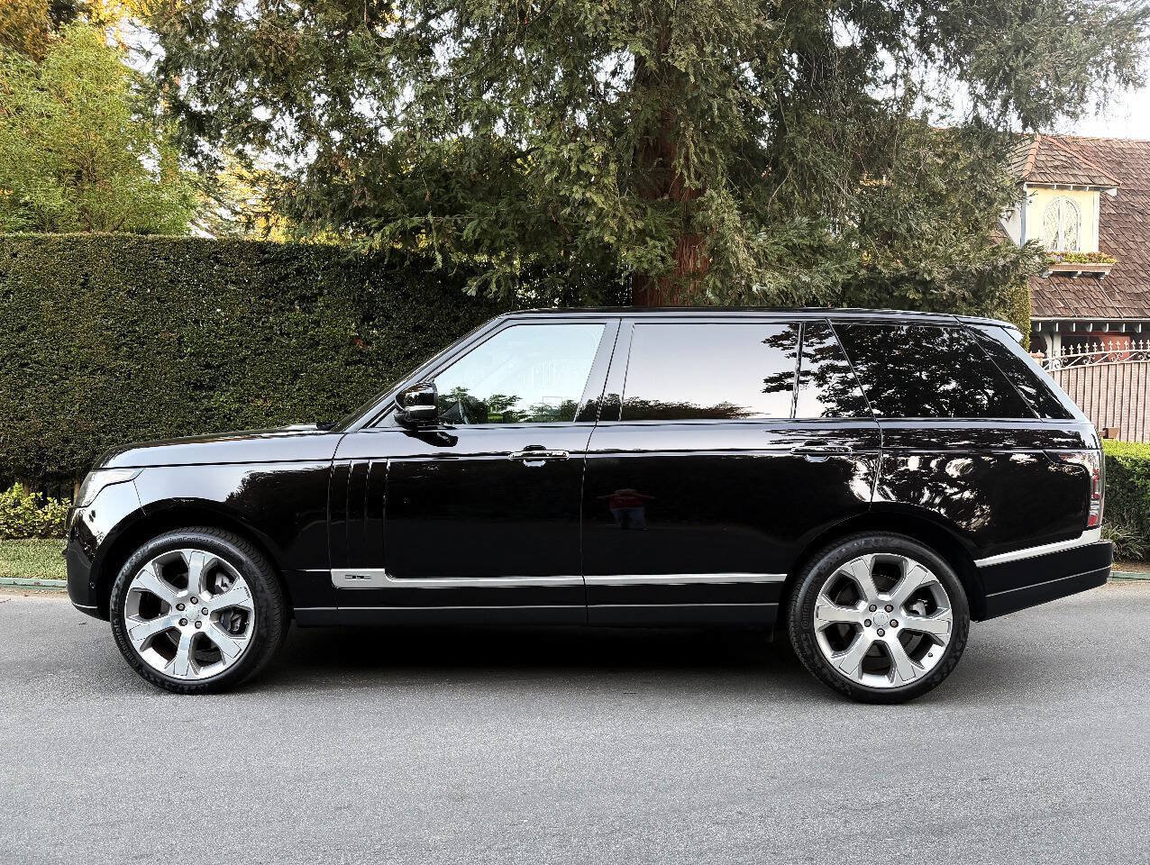 Used 2017 Land Rover Range Rover Long Wheelbase Autobiography AWD/4WD image 3