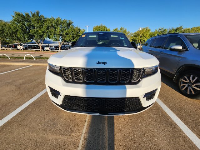 Used 2025 Jeep Grand Cherokee Summit AWD/4WD image 2