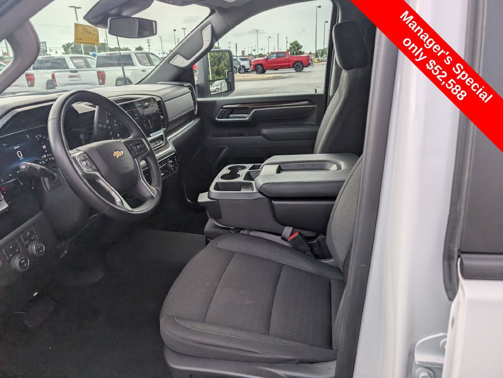 Used 2025 Chevrolet Silverado 2500 LT w/ Convenience Package AWD/4WD image 10