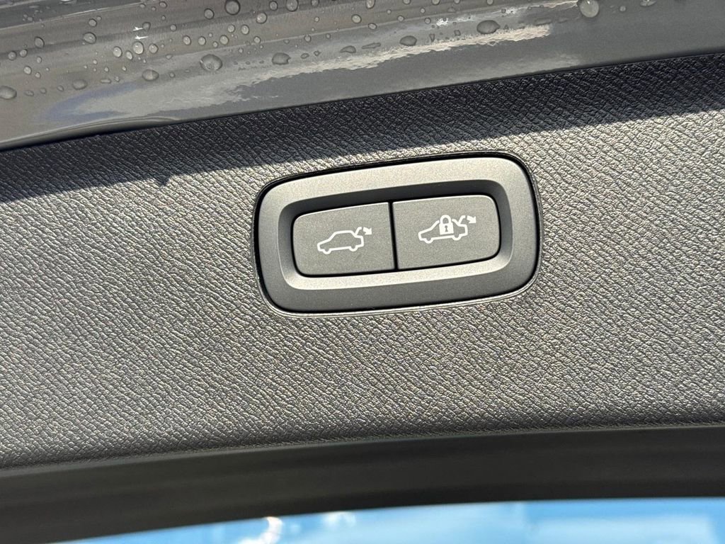 New 2026 Volvo XC90 T8 Ultra w/ Protection Package Premier image 6
