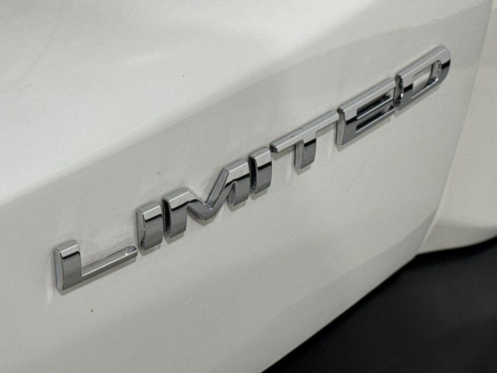 Used 2020 Jeep Renegade Limited w/ LED Lighting Group image 30