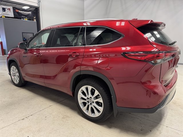 Used 2021 Toyota Highlander Limited AWD/4WD image 5