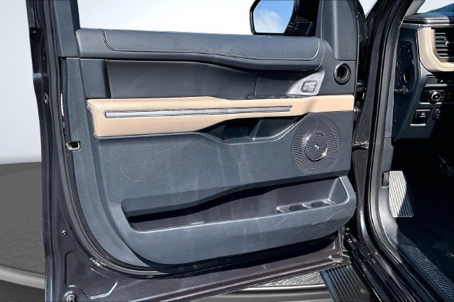 Used 2024 Ford Expedition Limited AWD/4WD image 20