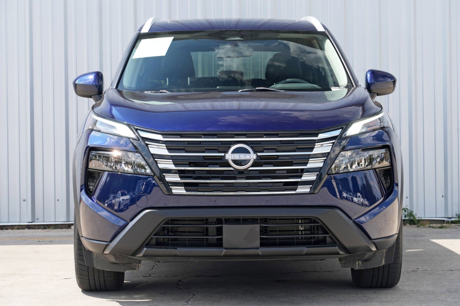 Used 2024 Nissan Rogue SV w/ SV Premium Package image 5
