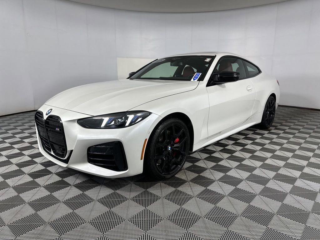 Used 2025 BMW 440i xDrive Coupe w/ Premium Package image 3