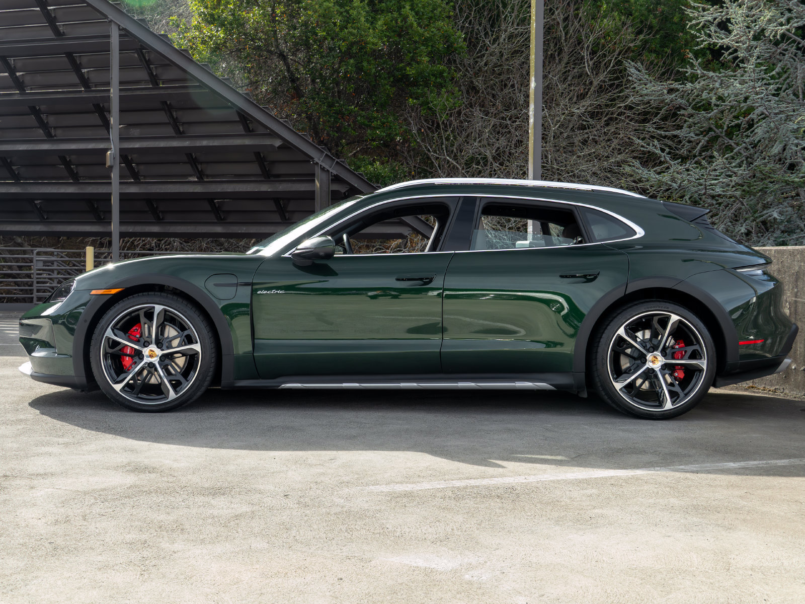 Certified 2025 Porsche Taycan 4S AWD/4WD image 2