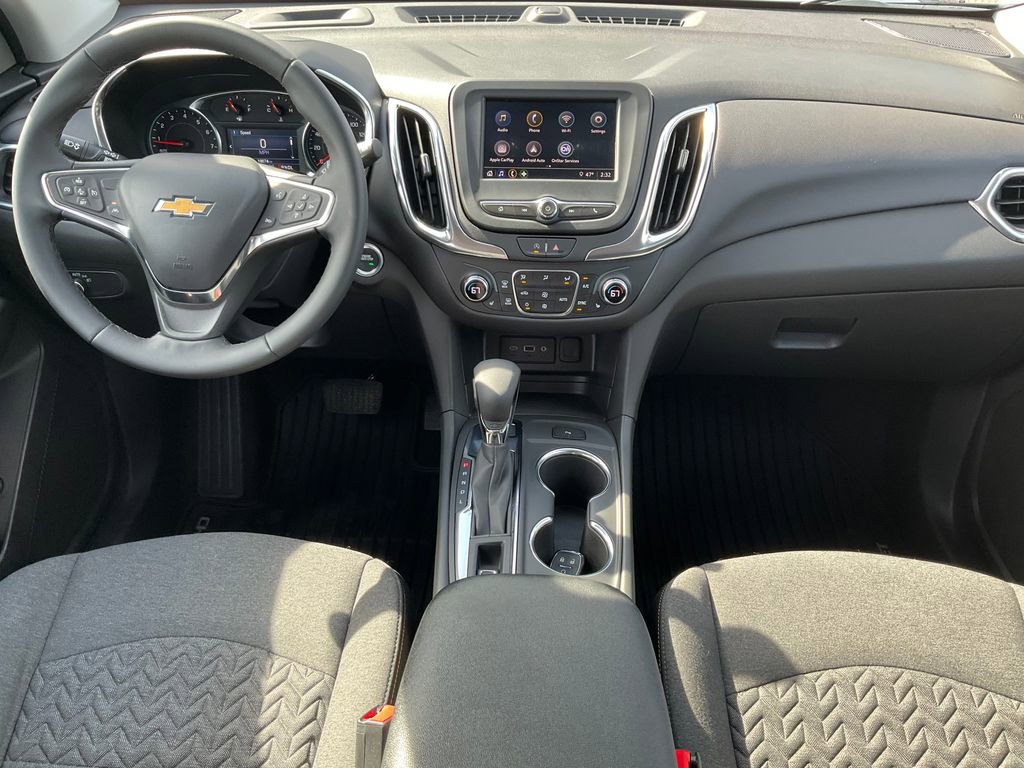 Used 2024 Chevrolet Equinox LT image 3