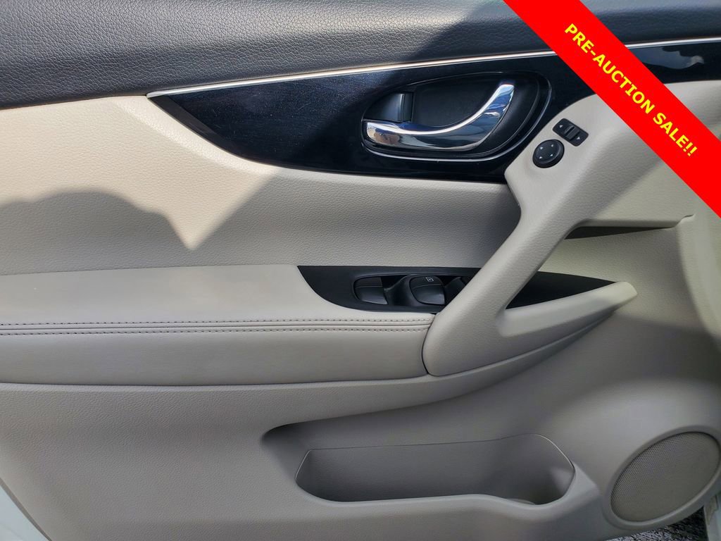 Used 2019 Nissan Rogue Sport SL w/ Premium Package image 19