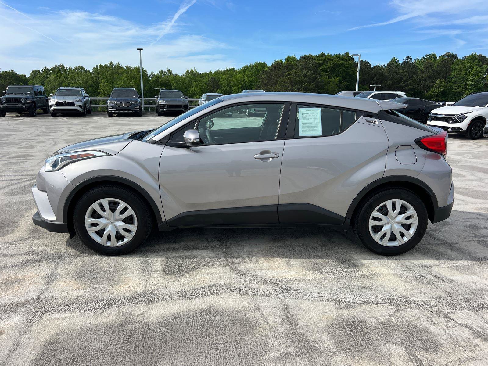 Used 2019 Toyota C-HR LE FWD image 8