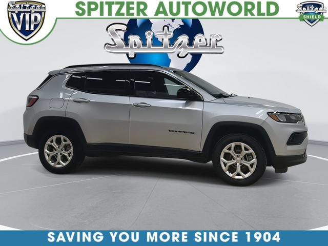 Used 2024 Jeep Compass Latitude AWD/4WD image 2