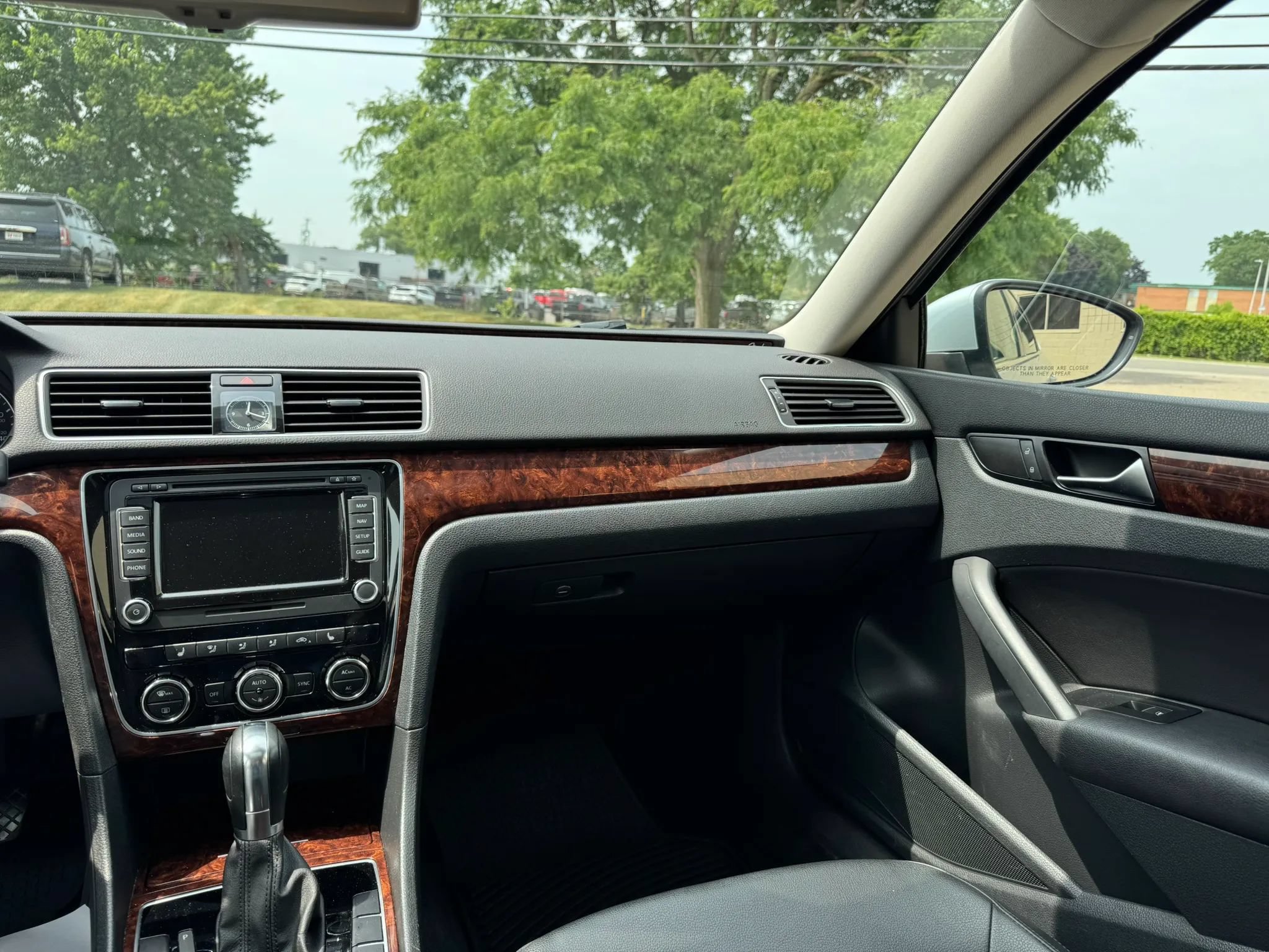 Used 2012 Volkswagen Passat 2.5 SEL Premium FWD image 16