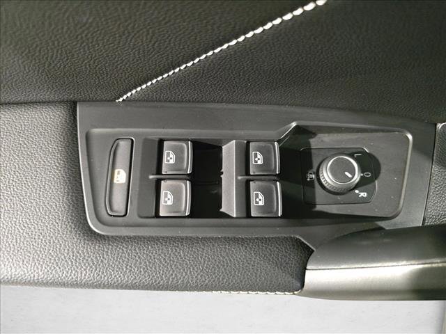 Used 2022 Volkswagen Tiguan SE R-Line image 29