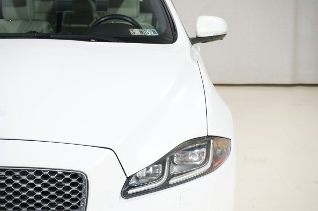 Used 2016 Jaguar XJ L Portfolio image 8
