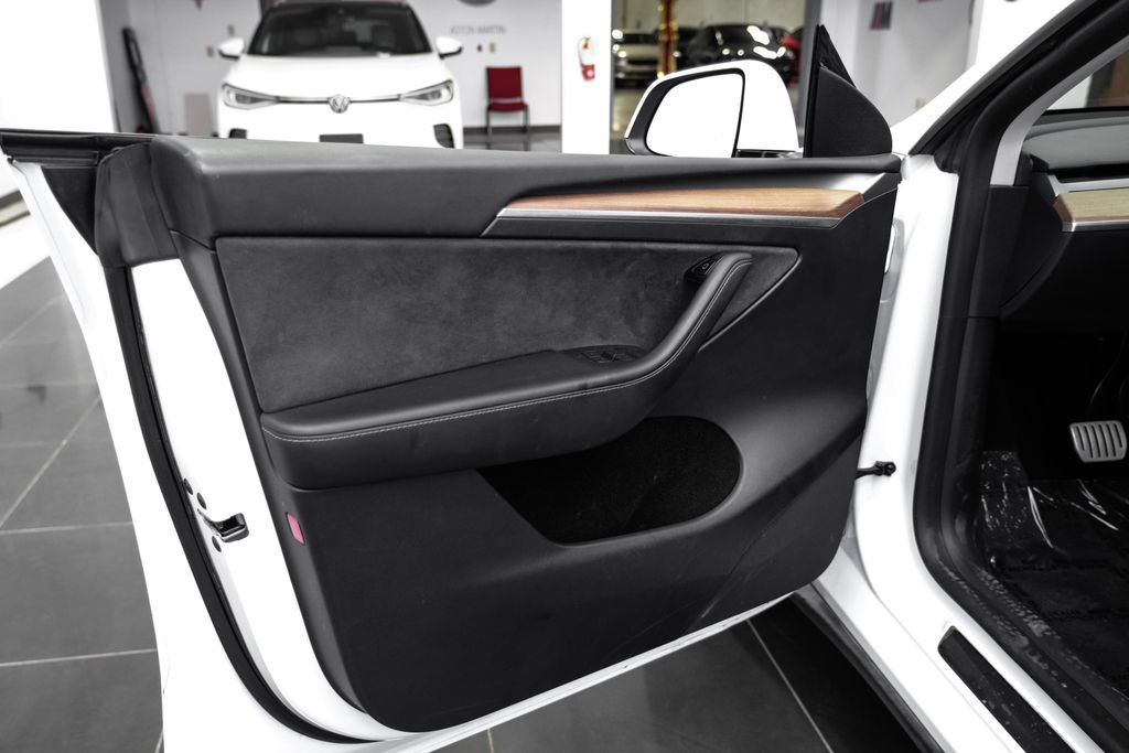 Used 2023 Tesla Model Y Long Range AWD/4WD image 37