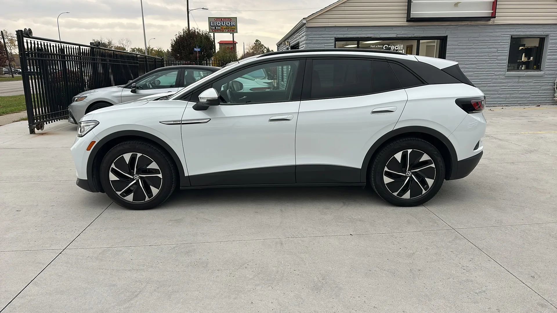 Used 2021 Volkswagen ID.4 Pro S image 8