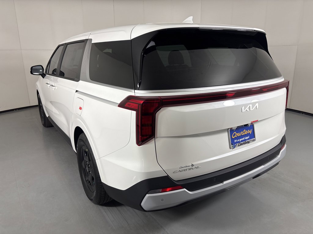 New 2026 Kia Carnival FWD image 6