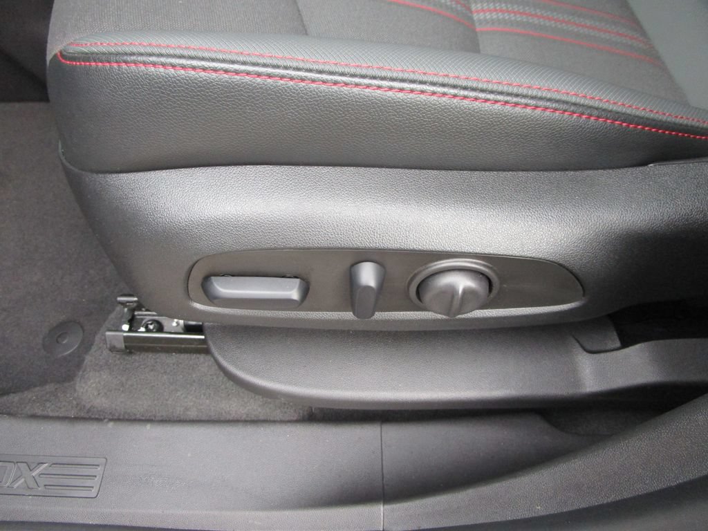 Used 2024 Chevrolet Equinox RS FWD image 24
