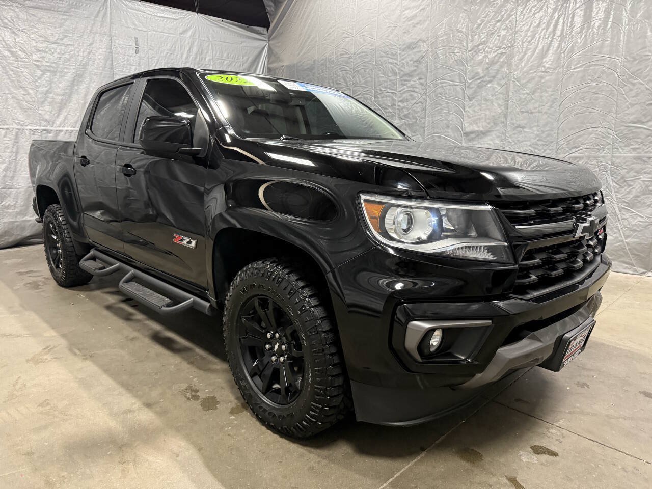 Used 2022 Chevrolet Colorado Z71 w/ Z71 Midnight Edition AWD/4WD video 1