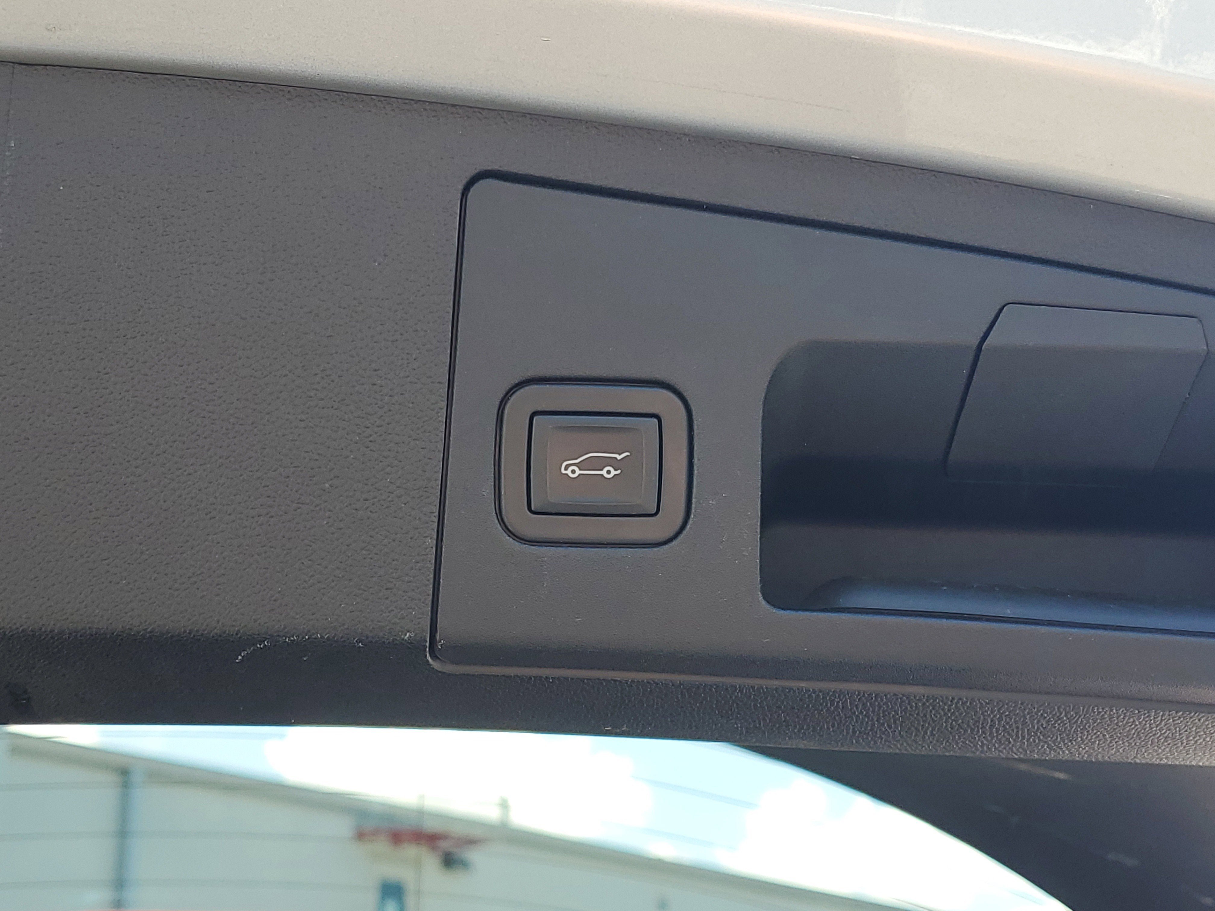 Used 2019 Cadillac XT4 Premium Luxury FWD image 10