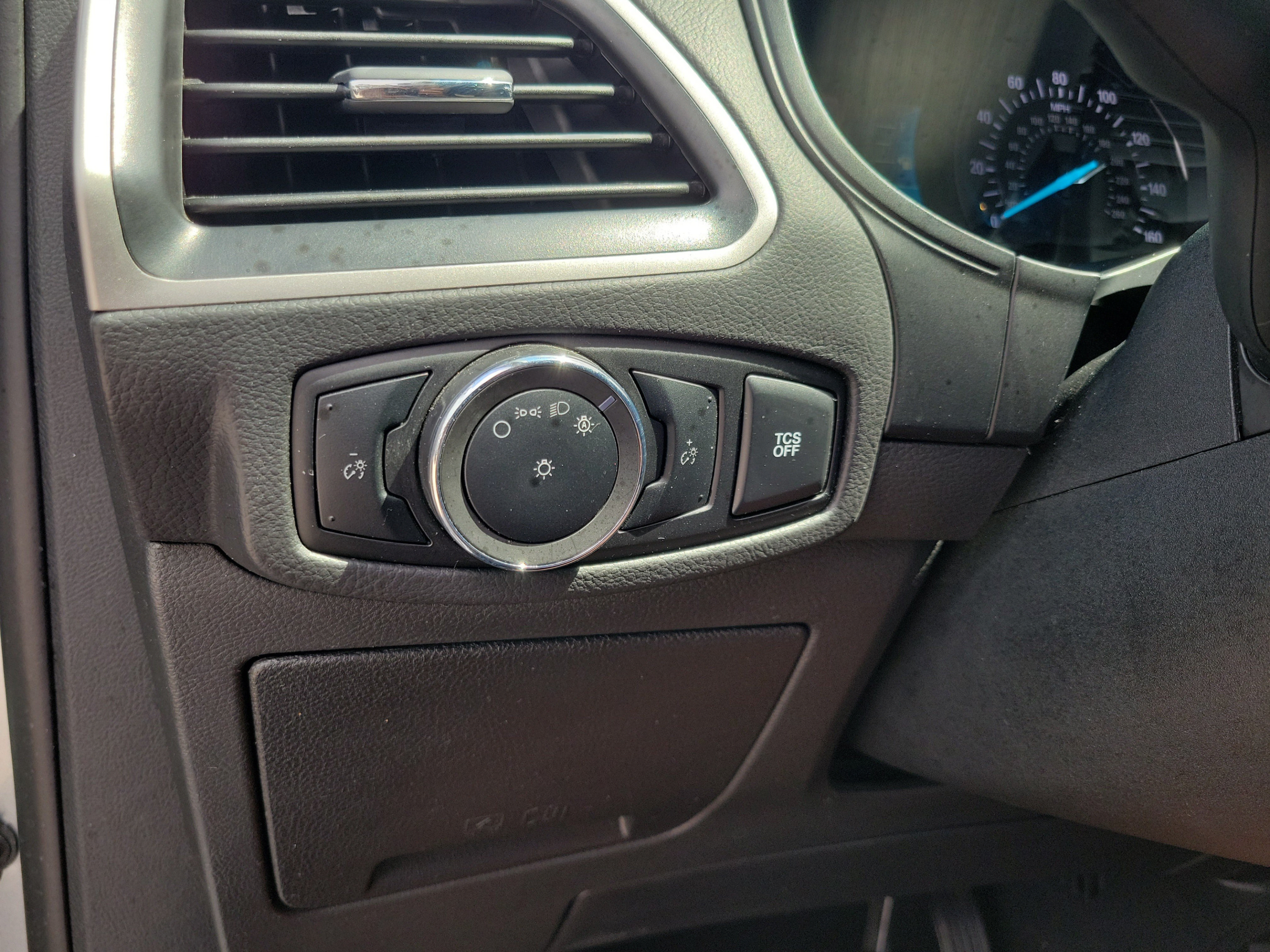 Used 2024 Ford Edge SEL AWD/4WD image 19