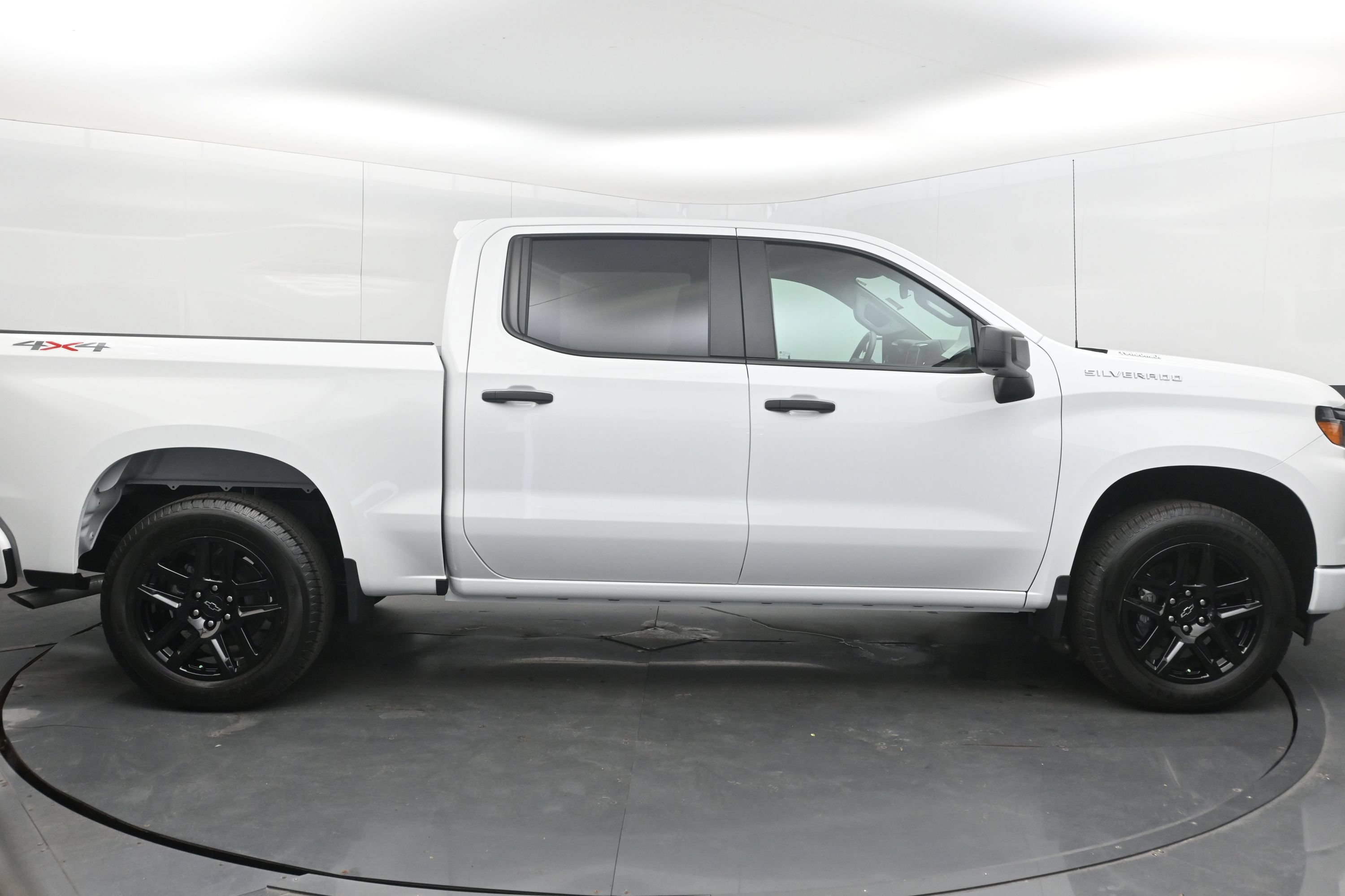 Used 2026 Chevrolet Silverado 1500 Custom AWD/4WD image 10