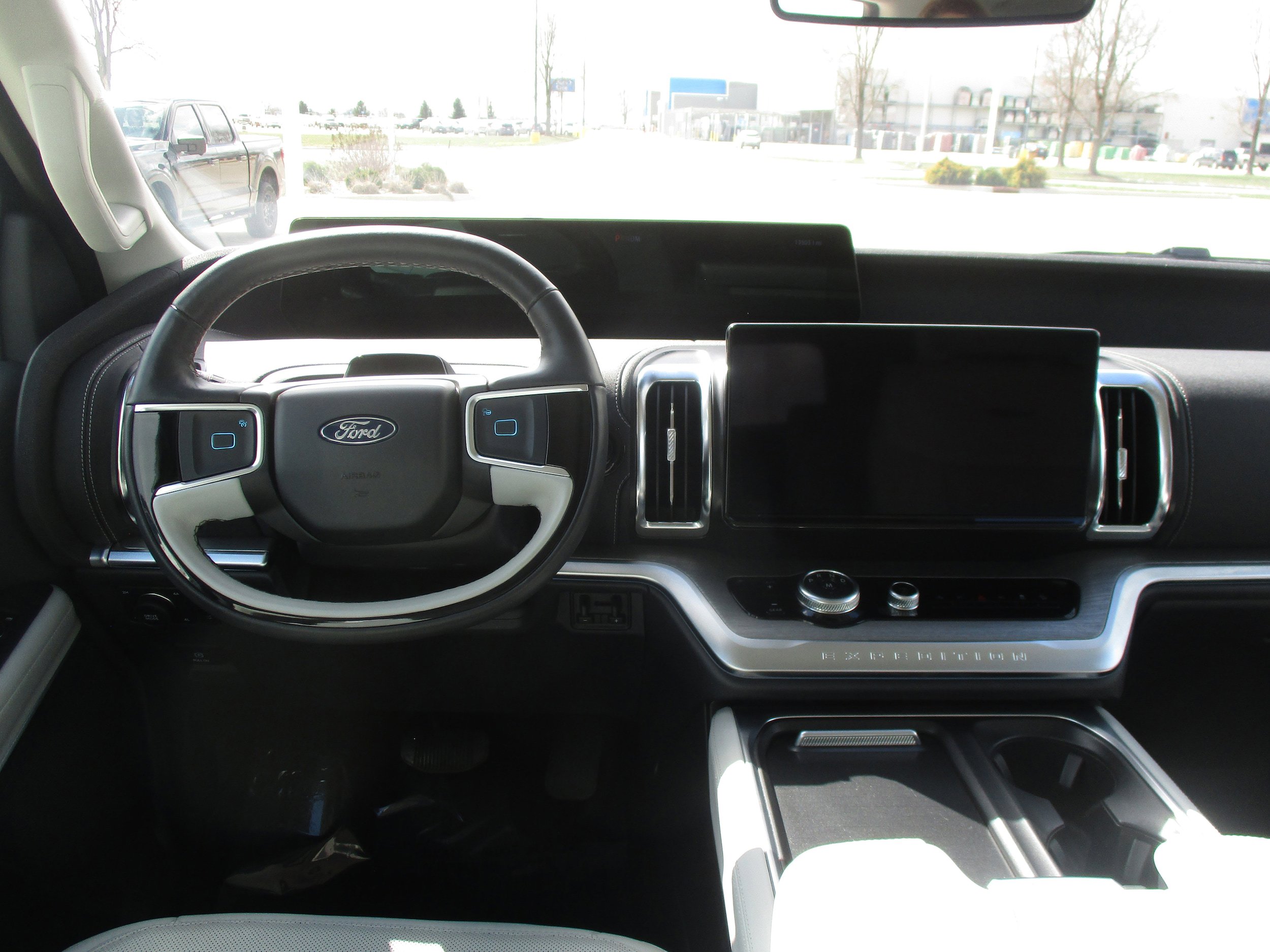 Used 2025 Ford Expedition Platinum image 16