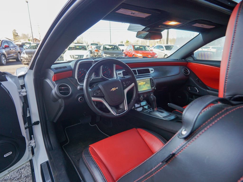 Used 2015 Chevrolet Camaro SS w/ RS Package image 10