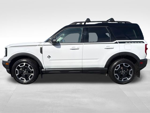 Used 2023 Ford Bronco Sport Outer Banks w/ Topo Graphic Package image 2
