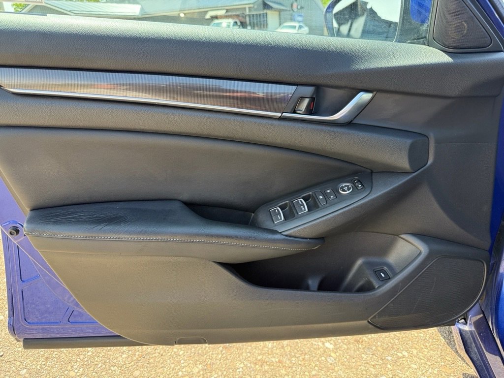Used 2018 Honda Accord Sport image 27