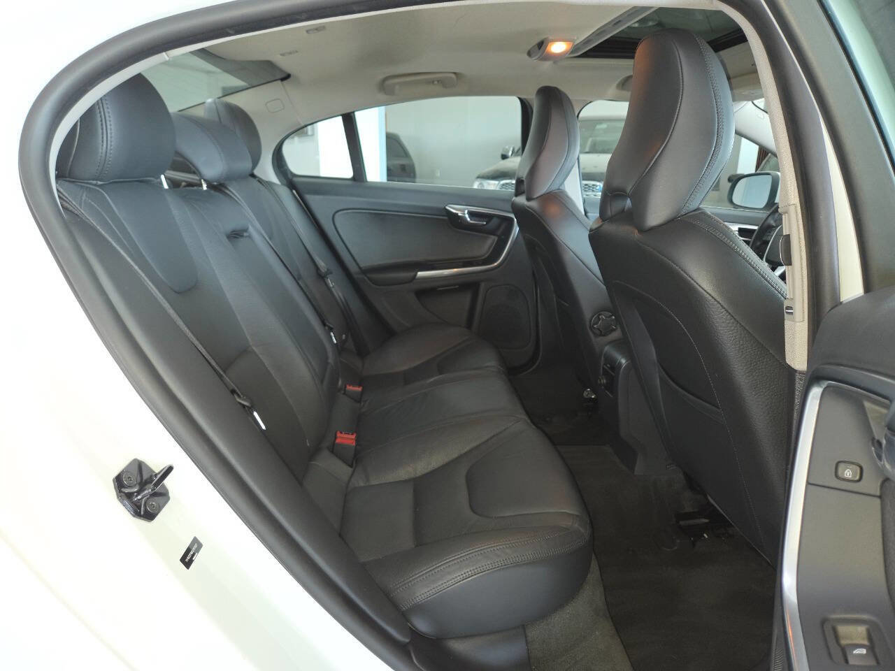 Used 2012 Volvo S60 T5 w/ Climate Pkg FWD image 24
