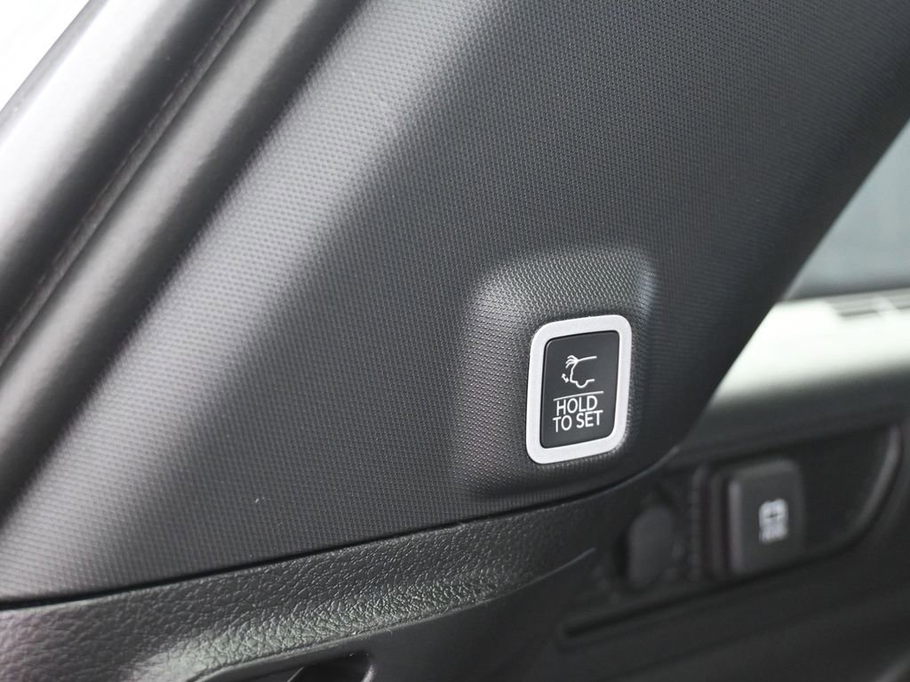 New 2025 Jeep Grand Cherokee Altitude image 33